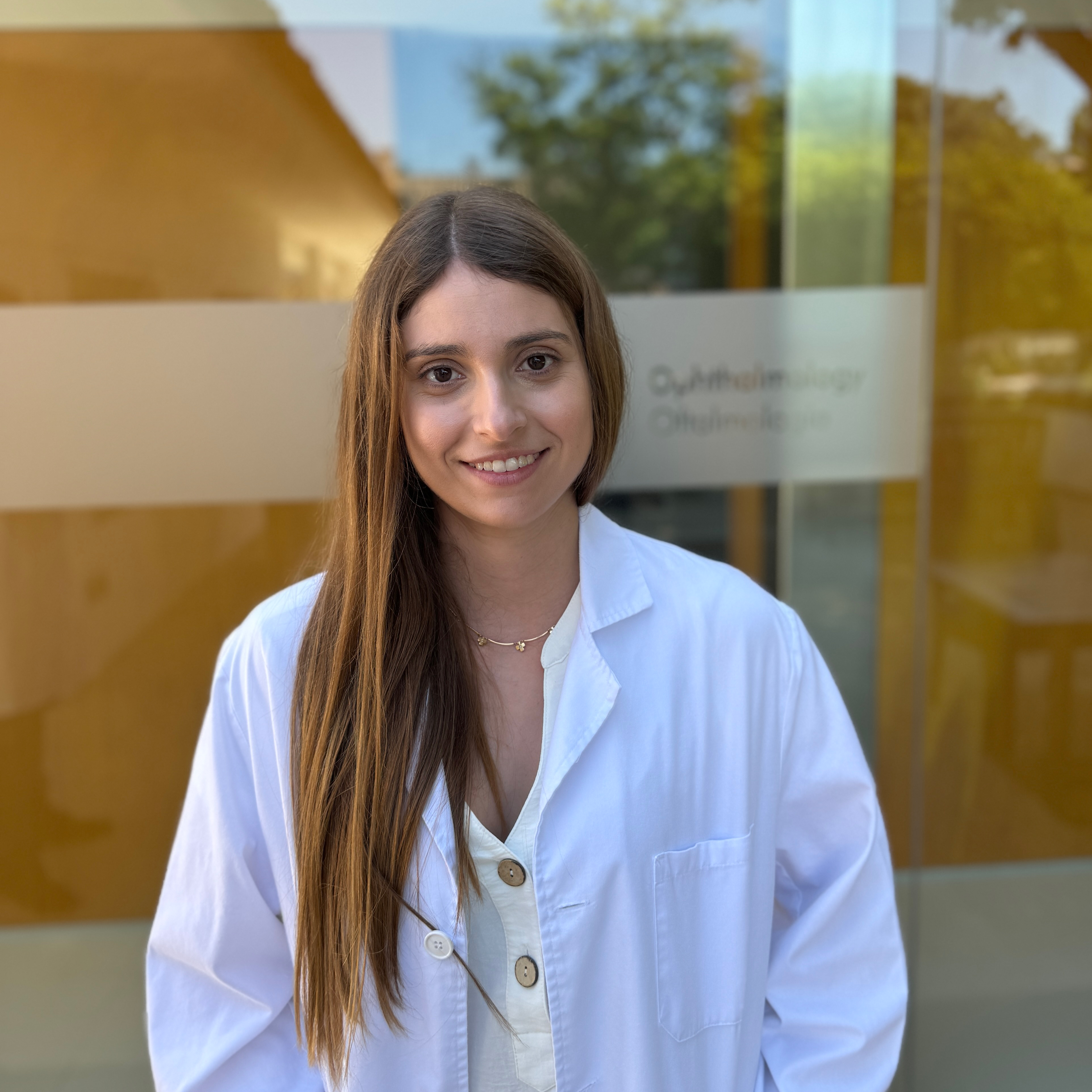 Dr. Ana Flores Márquez