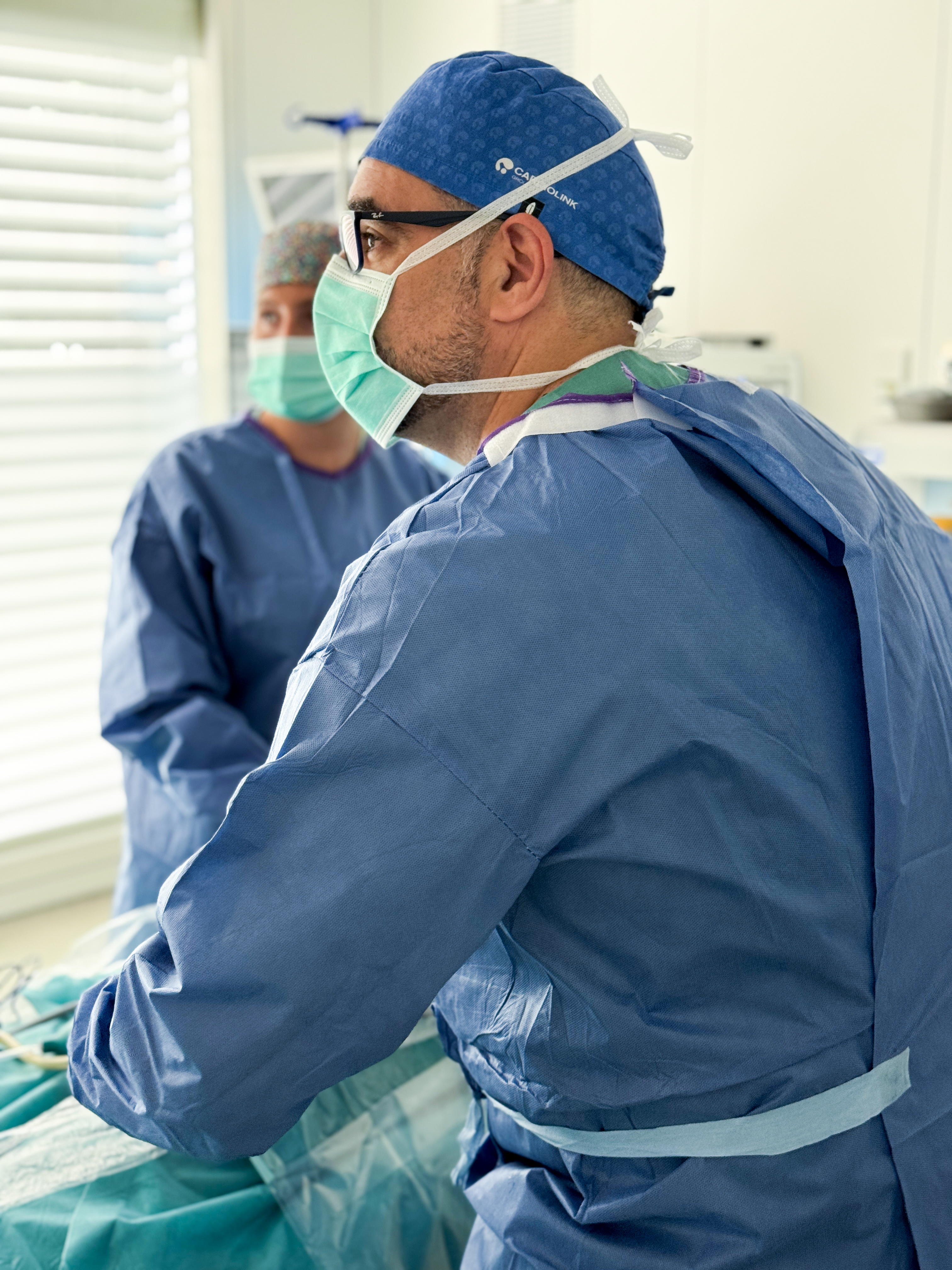 Dr. Palomo, cirugía en HC Marbella